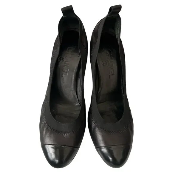 Chanel Black Interlocking CC Logo Leather Pumps, IT38/US8 - Picture 2 of 8